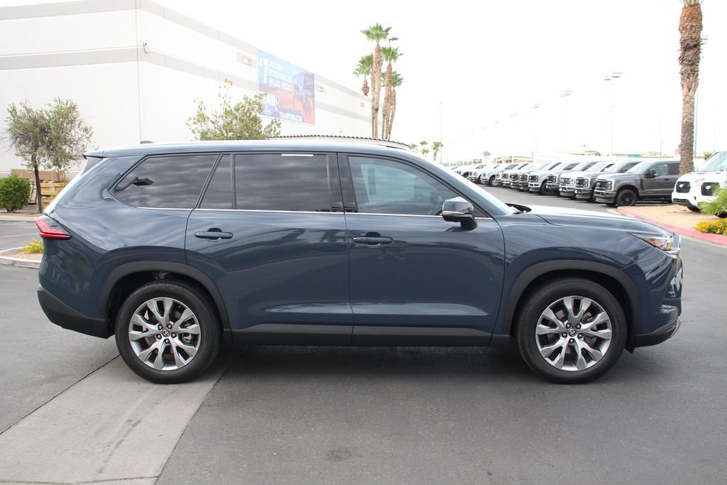 Used 2025 Toyota Grand Highlander AWD image 10