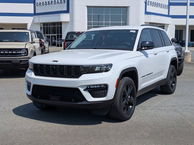 Used 2023 Jeep Grand Cherokee Limited w/ Luxury Tech Group II AWD/4WD image 8