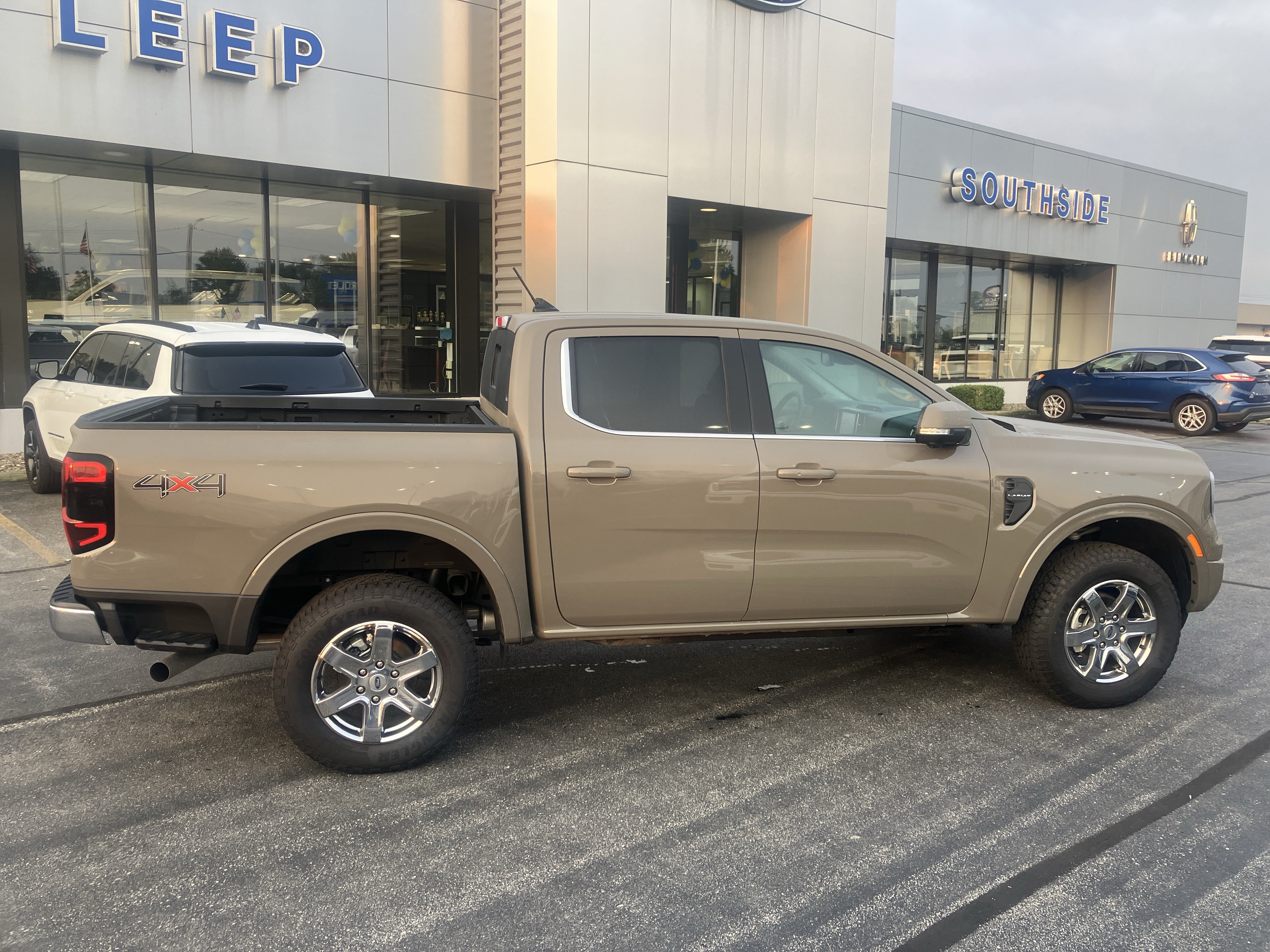 Certified 2025 Ford Ranger Lariat w/ Trailer Tow Package AWD/4WD image 8