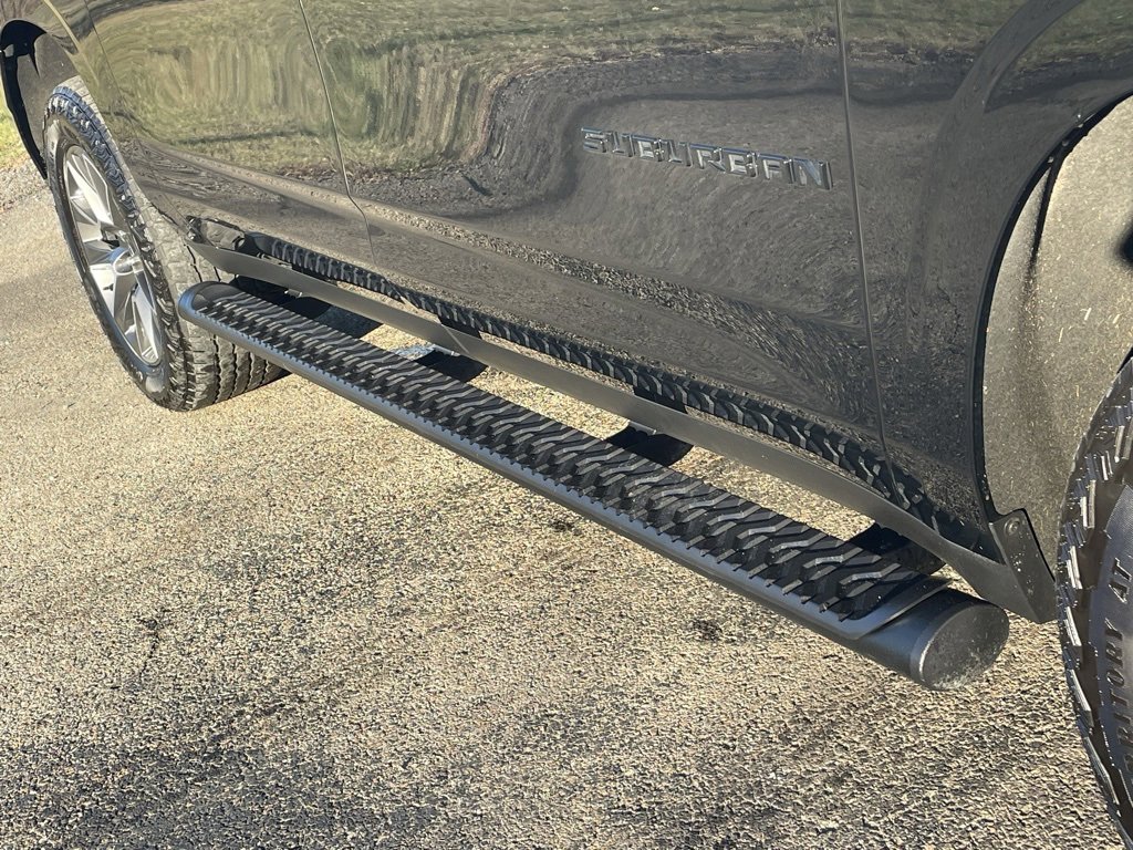 Used 2024 Chevrolet Suburban Z71 w/ Luxury Package image 11