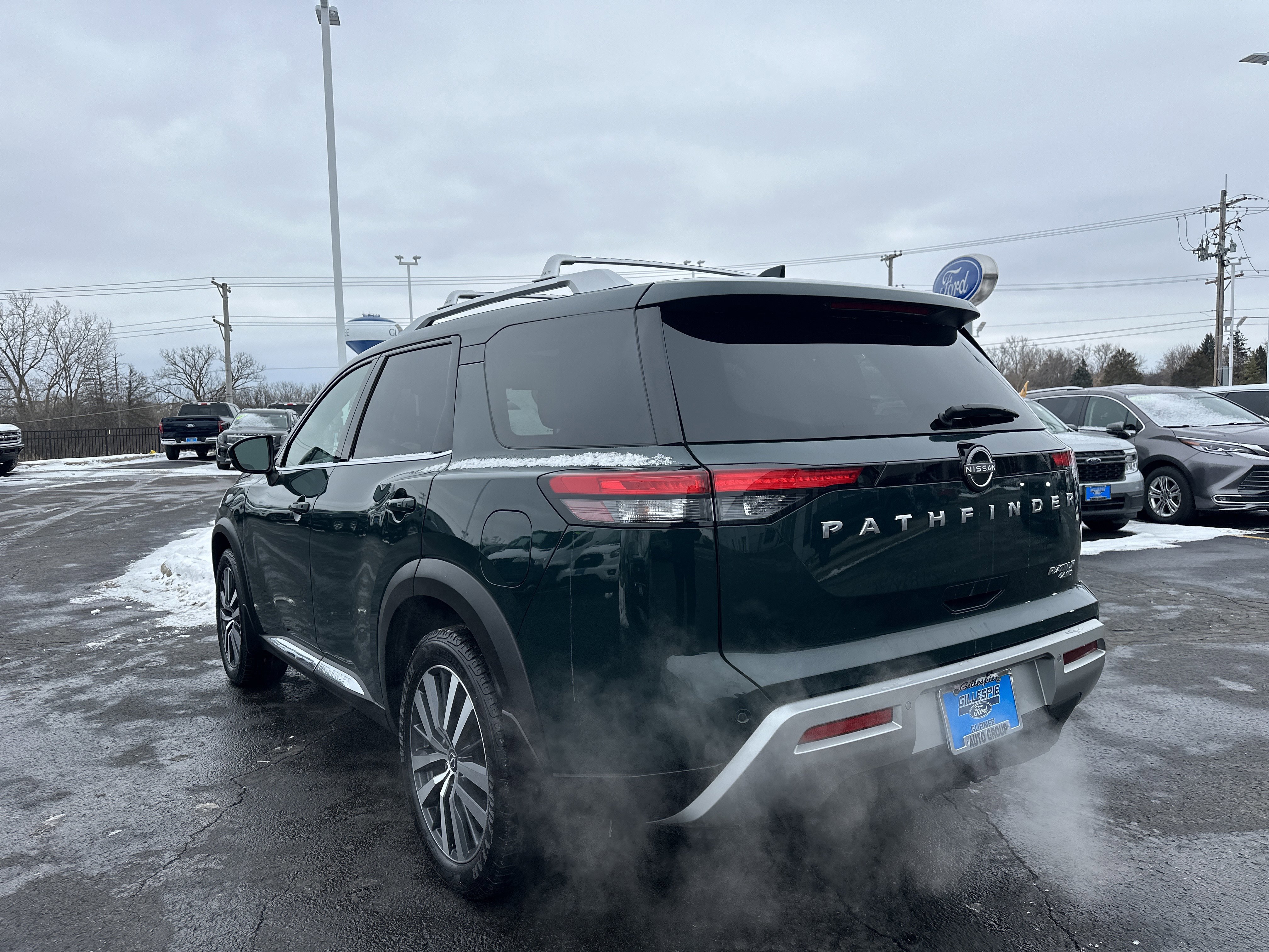 Used 2022 Nissan Pathfinder Platinum w/ Cargo Package image 5