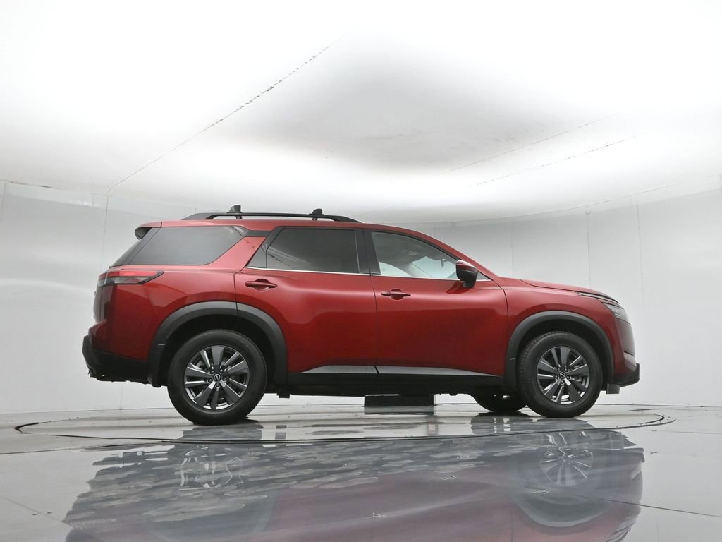 Used 2023 Nissan Pathfinder SV w/ SV Premium Package image 9