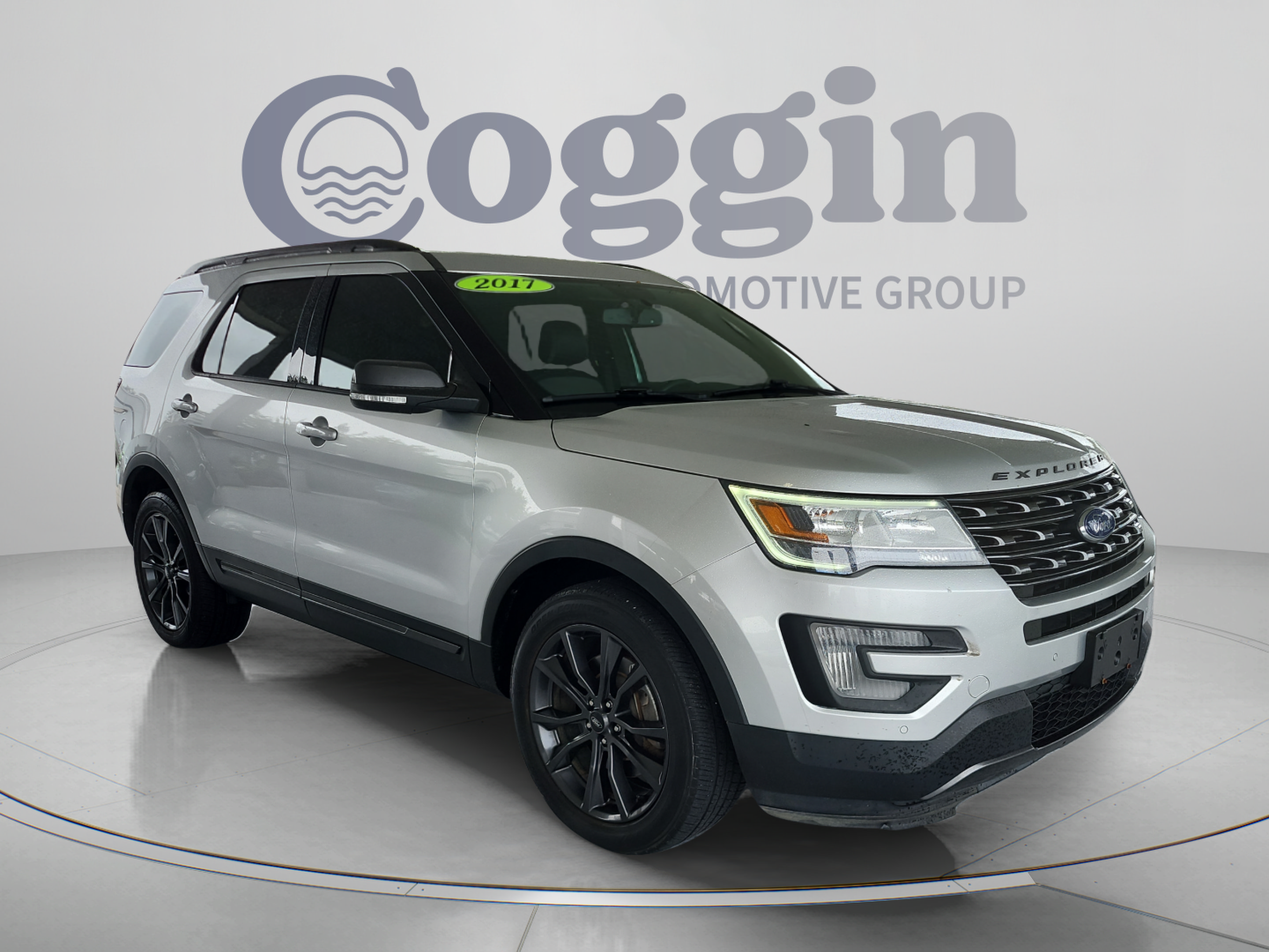Certified 2017 Ford Explorer XLT w/ Equipment Group 202A AWD/4WD image 7