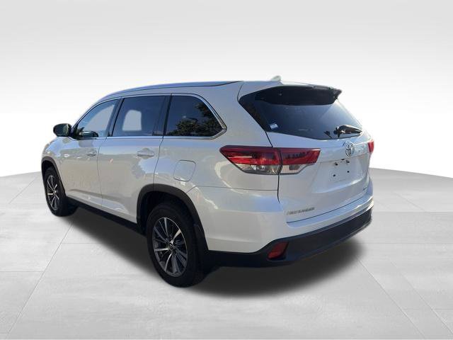 Used 2019 Toyota Highlander XLE AWD/4WD image 8
