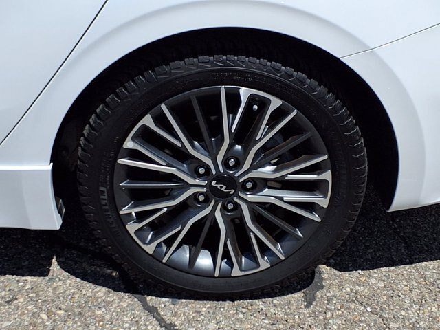 Used 2024 Kia Forte GT-Line w/ GT-Line Premium Package FWD image 28
