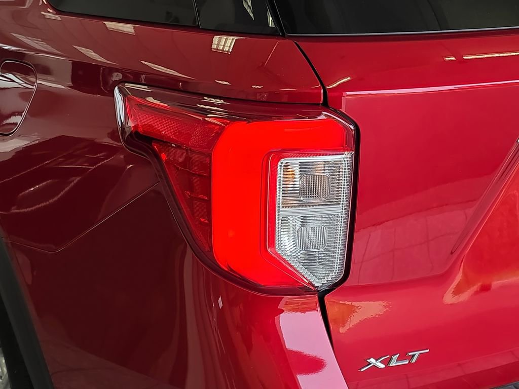 Certified 2023 Ford Explorer XLT w/ Equipment Group 202A AWD/4WD image 33