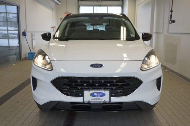Certified 2022 Ford Escape SE w/ SE Sport Appearance Package image 17