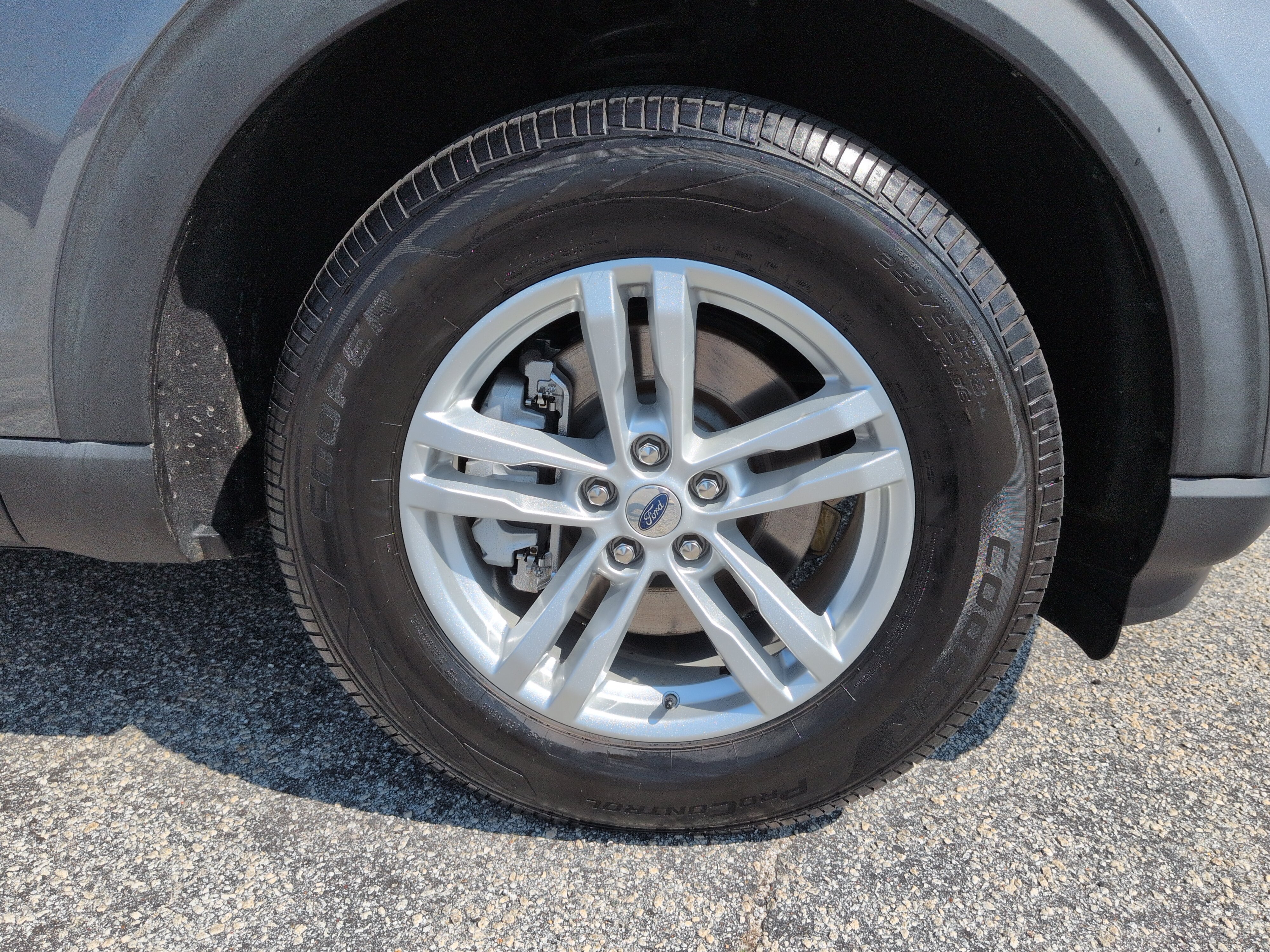 Certified 2022 Ford Explorer XLT w/ Equipment Group 202A RWD image 9