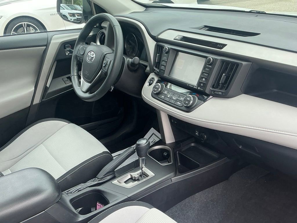 Used 2017 Toyota RAV4 XLE FWD image 25