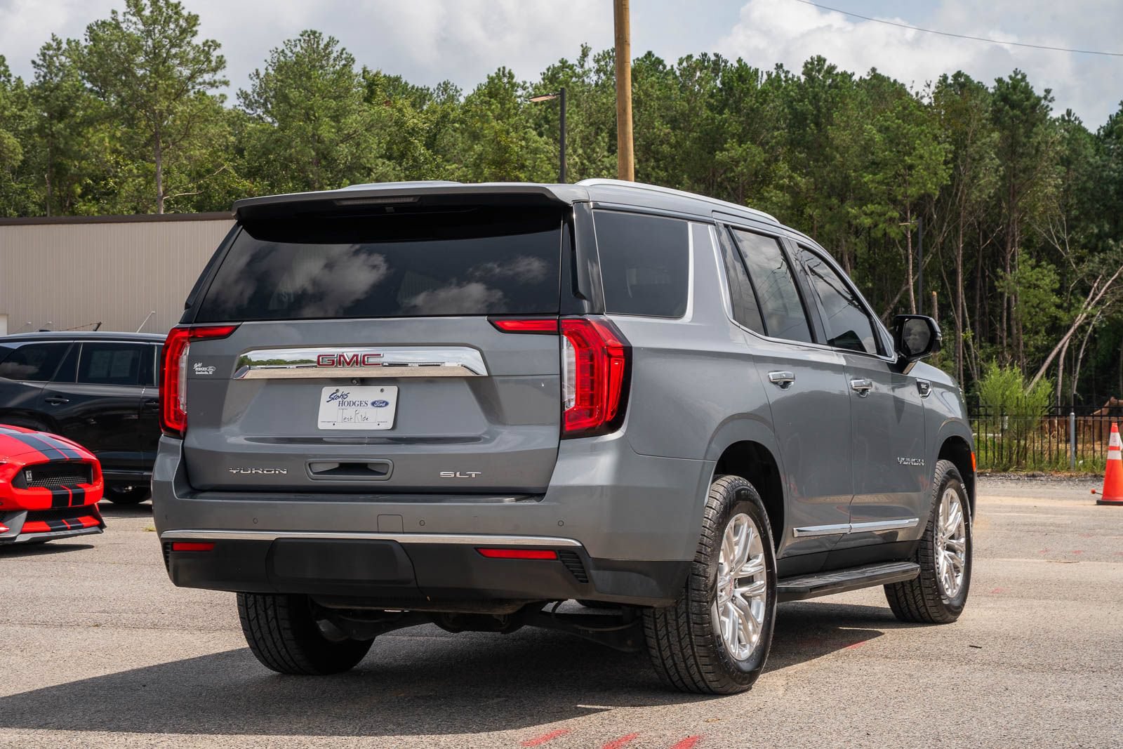 Used 2022 GMC Yukon SLT w/ SLT Premium Package RWD image 12