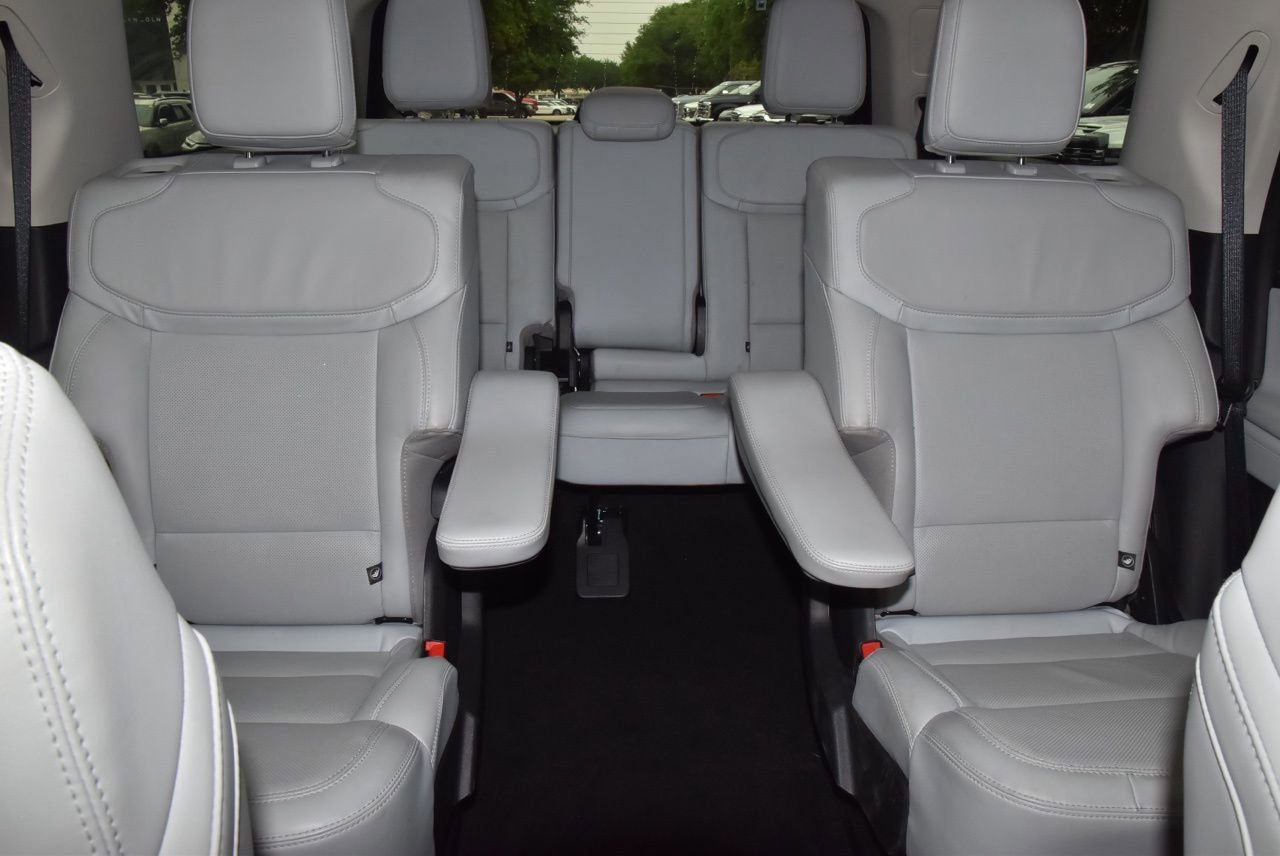 Certified 2025 Ford Expedition Platinum AWD/4WD image 22