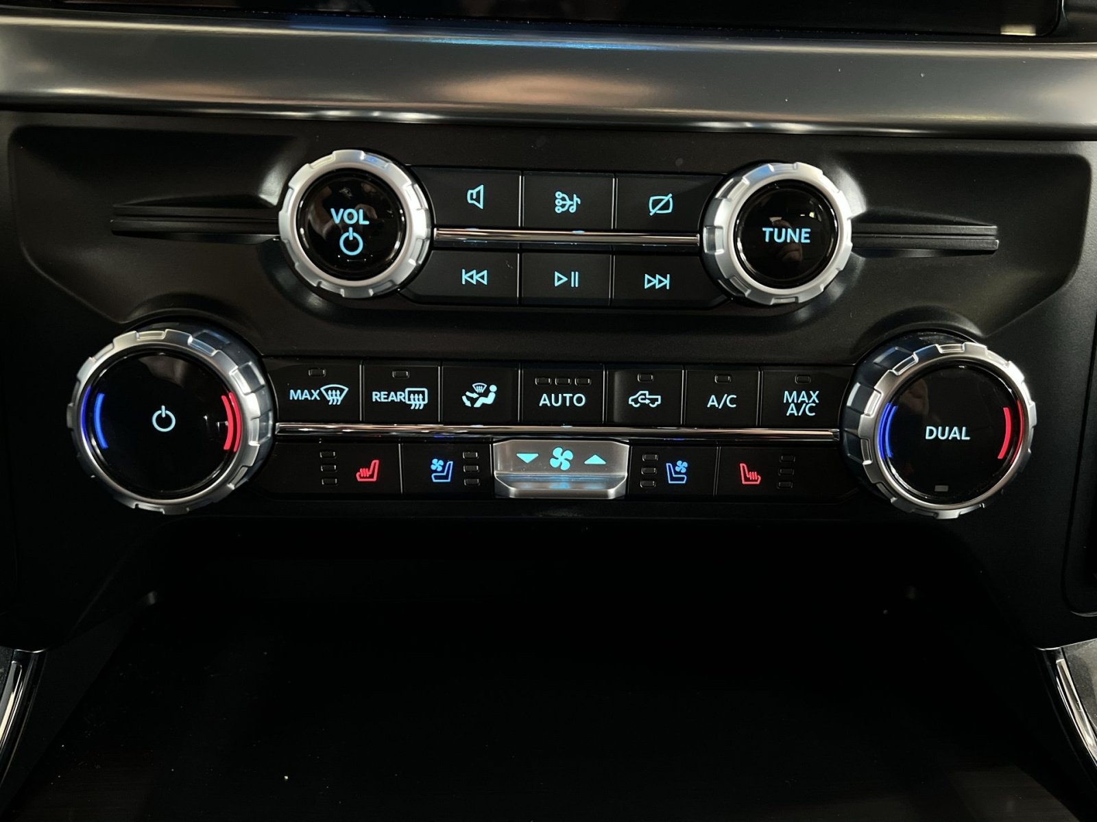 Certified 2023 Ford F150 Lariat w/ Equipment Group 502A High AWD/4WD image 21