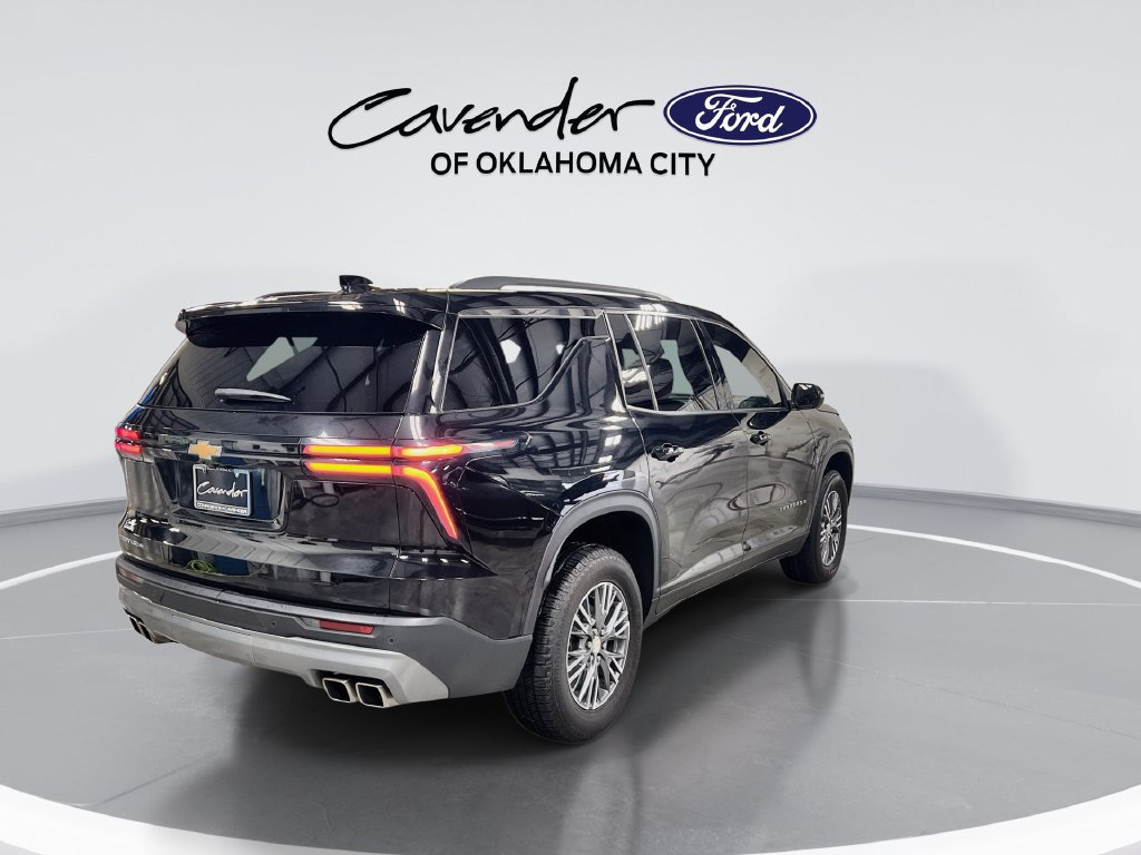 Used 2025 Chevrolet Traverse LT FWD image 8
