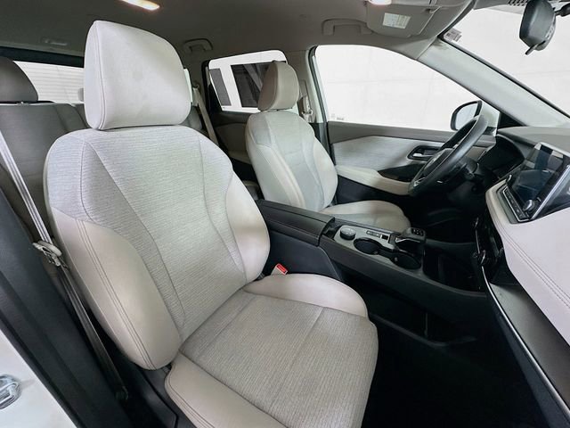 Used 2022 Nissan Rogue SV image 24