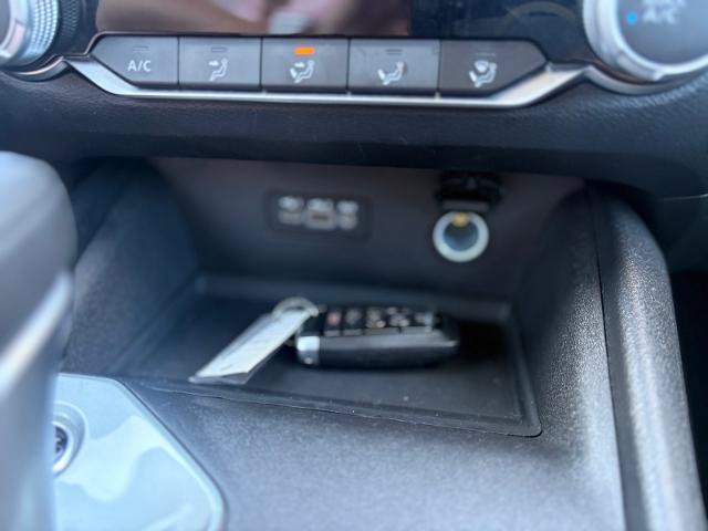 Used 2025 Nissan Altima 2.5 SV FWD image 21
