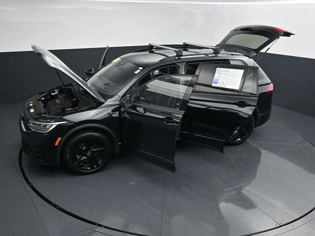 Used 2023 Volkswagen Tiguan SE R-Line FWD image 39