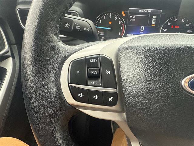 Certified 2022 Ford Explorer XLT w/ Equipment Group 202A image 28