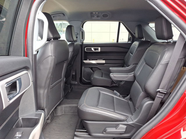Certified 2022 Ford Explorer XLT w/ Equipment Group 202A image 20