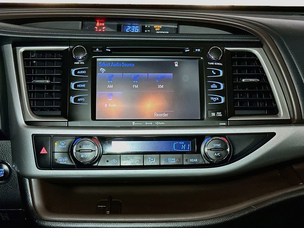 Used 2019 Toyota Highlander XLE image 32
