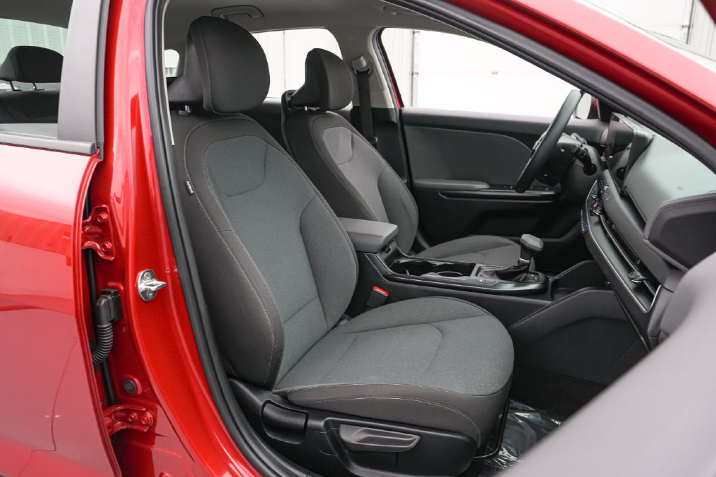Used 2025 Kia K4 FWD image 20