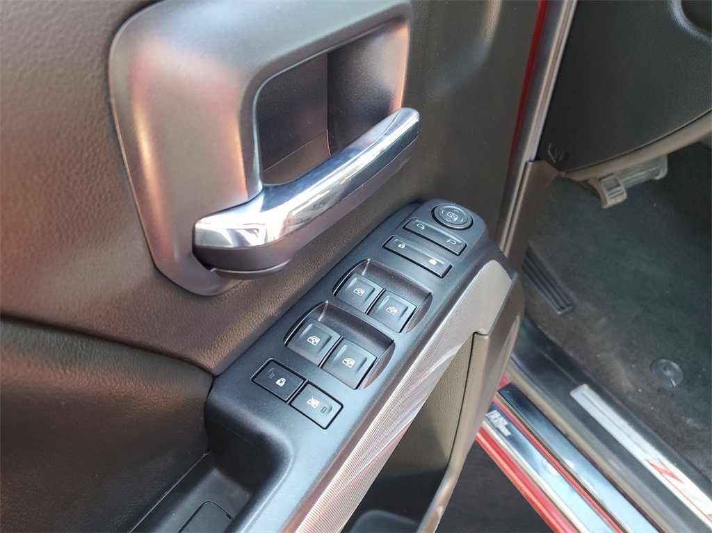 Used 2018 Chevrolet Silverado 1500 LT w/ All Star Edition image 15