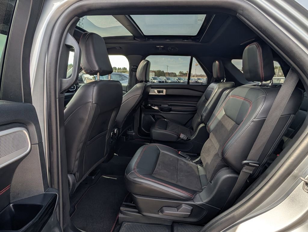 Certified 2023 Ford Explorer ST-Line w/ Class IV Trailer Tow Package AWD/4WD image 13