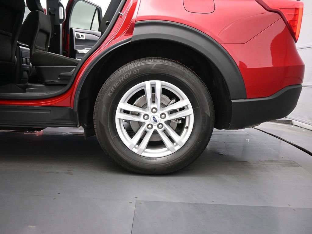 Certified 2024 Ford Explorer XLT image 50