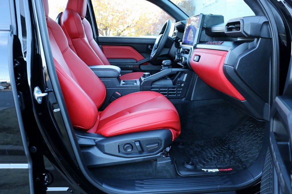 Used 2025 Toyota Tacoma TRD Pro image 38