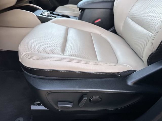 Certified 2020 Ford Escape SEL image 18