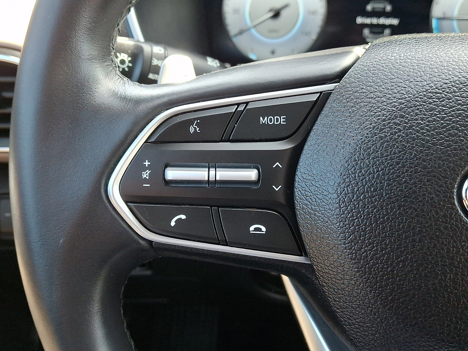 Used 2023 Hyundai Santa Fe SEL w/ Premium Package image 29