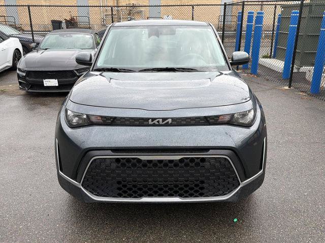 Used 2025 Kia Soul LX w/ LX Technology Package FWD image 3