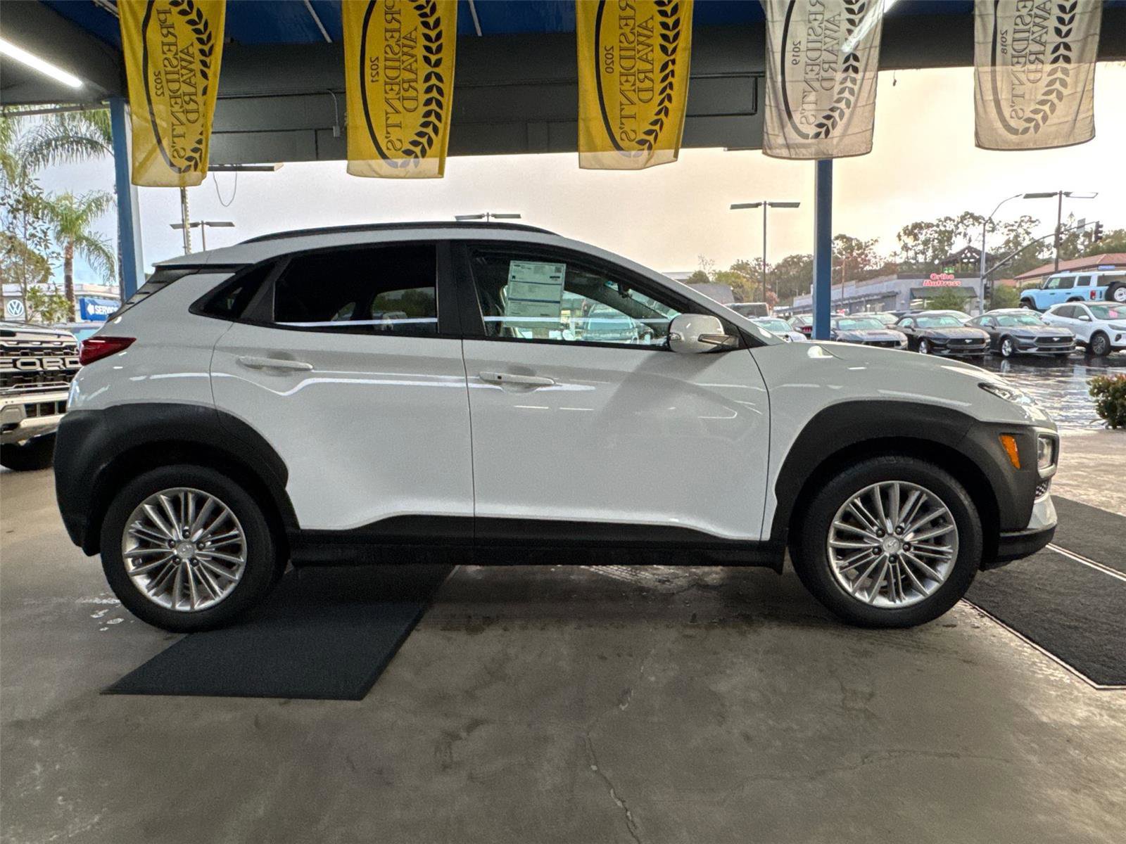 Used 2019 Hyundai Kona SEL w/ SEL Tech Package 02 image 3