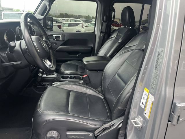 Used 2018 Jeep Wrangler Unlimited Sahara w/ Dual Top Group AWD/4WD image 19