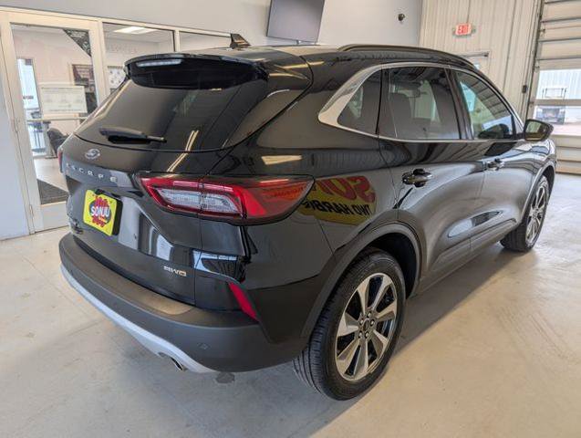 Certified 2024 Ford Escape Platinum AWD/4WD image 5