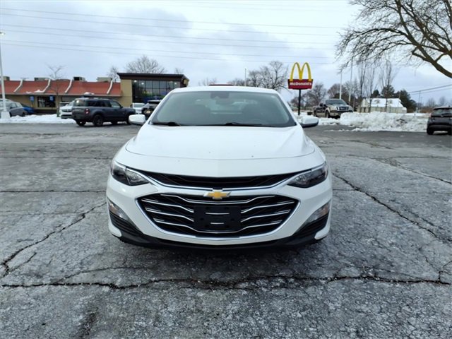 Used 2024 Chevrolet Malibu LT image 2