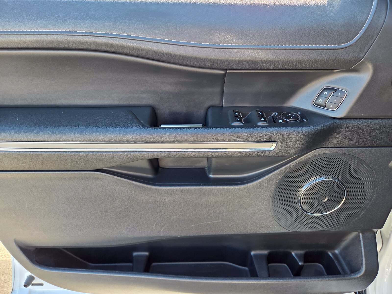 Certified 2024 Ford Expedition XLT RWD image 18
