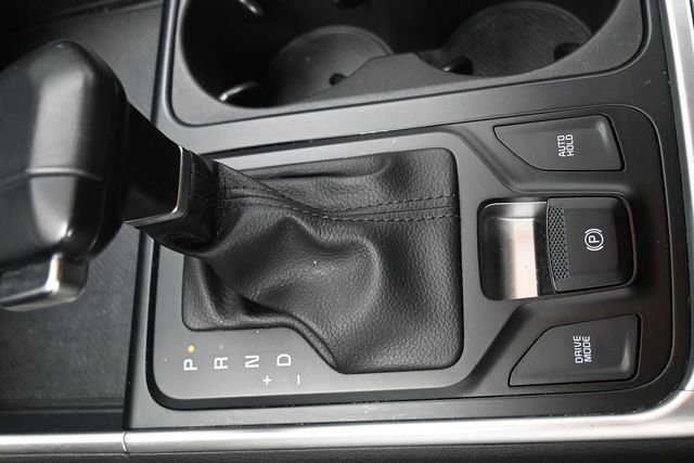 Used 2025 Kia Carnival FWD image 13