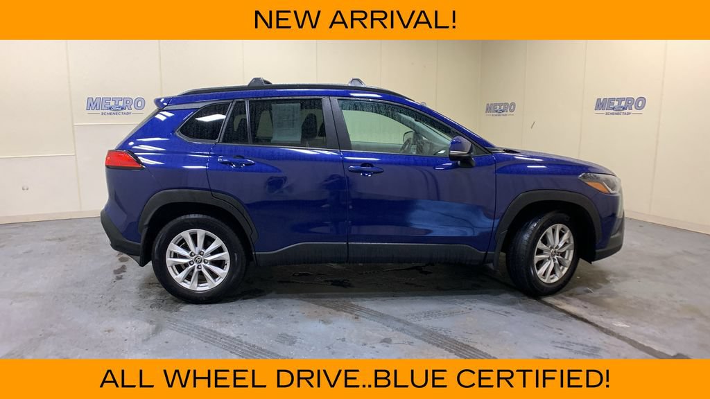 Used 2022 Toyota Corolla Cross LE AWD/4WD image 2