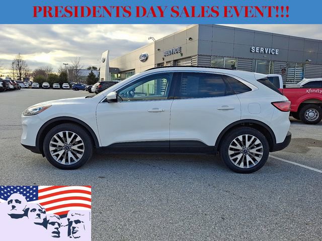 Certified 2022 Ford Escape Titanium w/ Class II Trailer Tow Package image 6