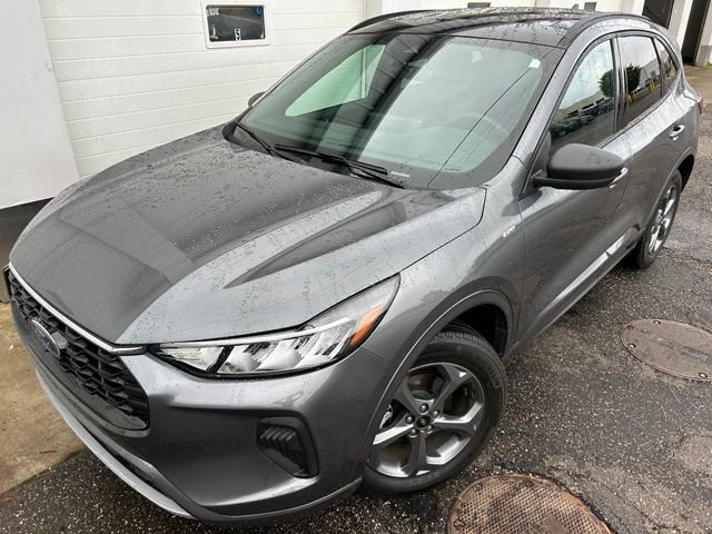 Certified 2024 Ford Escape ST-Line w/ Tech Pack #1 AWD/4WD image 1