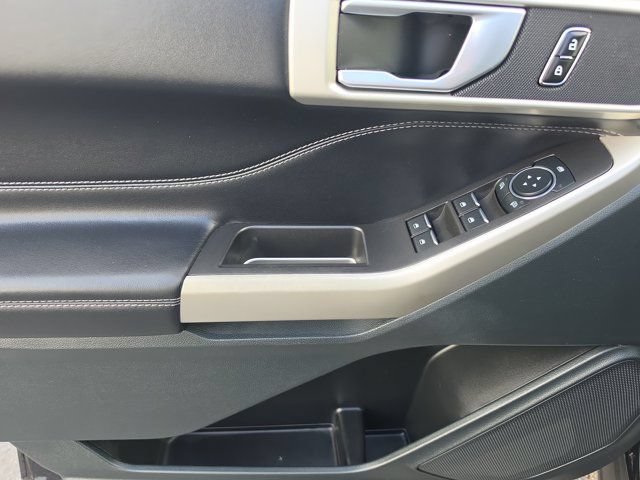 Certified 2023 Ford Explorer XLT RWD image 19