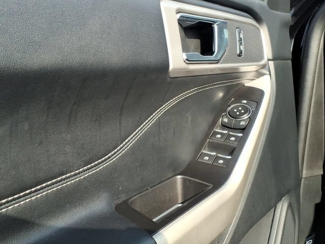 Certified 2022 Ford Explorer XLT w/ Equipment Group 202A AWD/4WD image 15