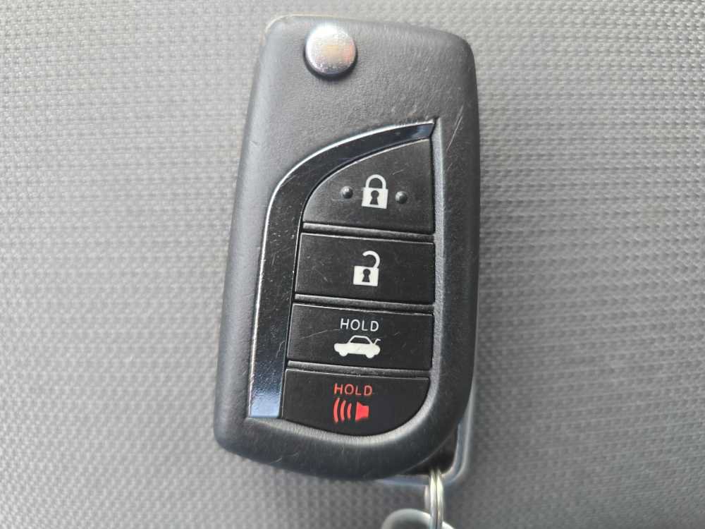 Used 2020 Toyota Corolla LE w/ Carpet Mat Package (TMS) FWD image 21