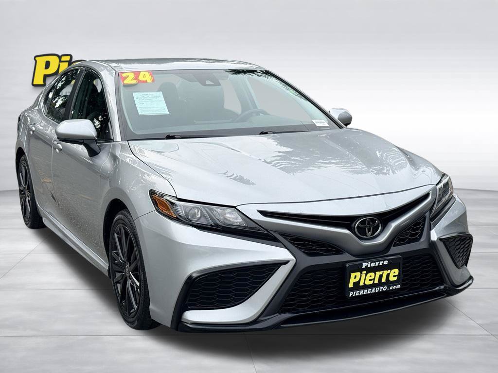 Used 2024 Toyota Camry SE w/ Cold Weather Package AWD/4WD image 2
