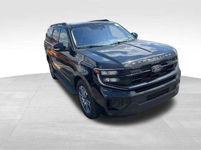 Certified 2025 Ford Expedition Active AWD/4WD image 4