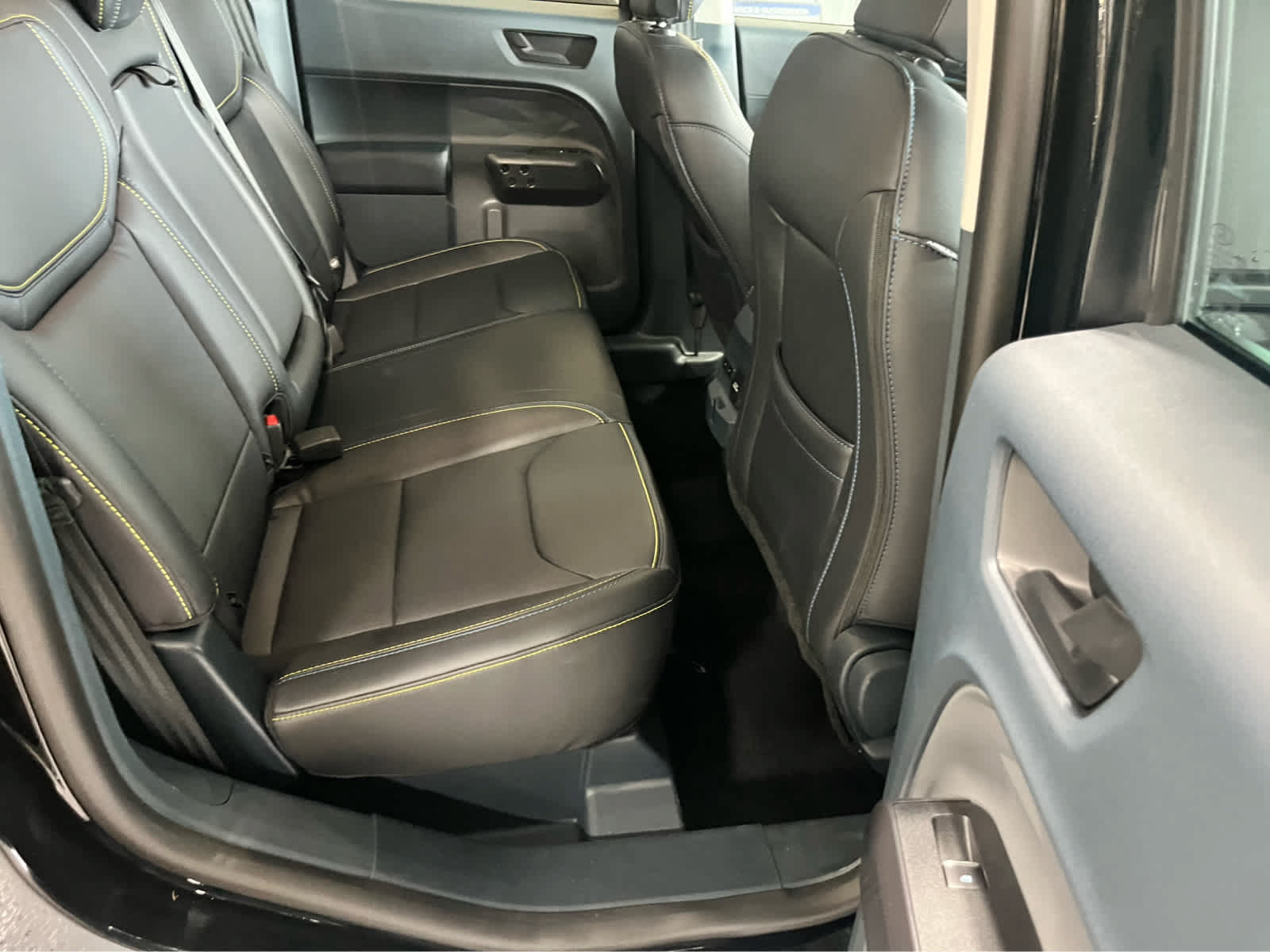 Certified 2025 Ford Maverick Lobo AWD/4WD image 38