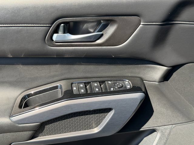 Used 2022 Nissan Pathfinder SL w/ SL Premium Package AWD/4WD image 25