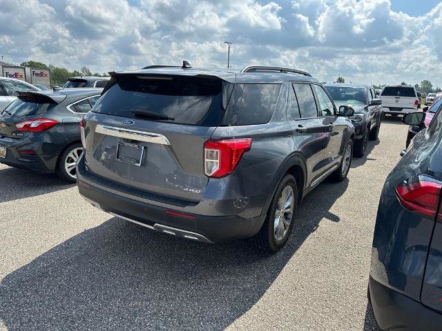 Certified 2022 Ford Explorer XLT w/ Equipment Group 202A AWD/4WD image 3