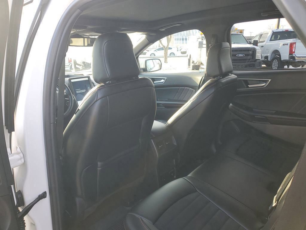 Certified 2022 Ford Edge ST-Line w/ Class II Trailer Tow Package image 10