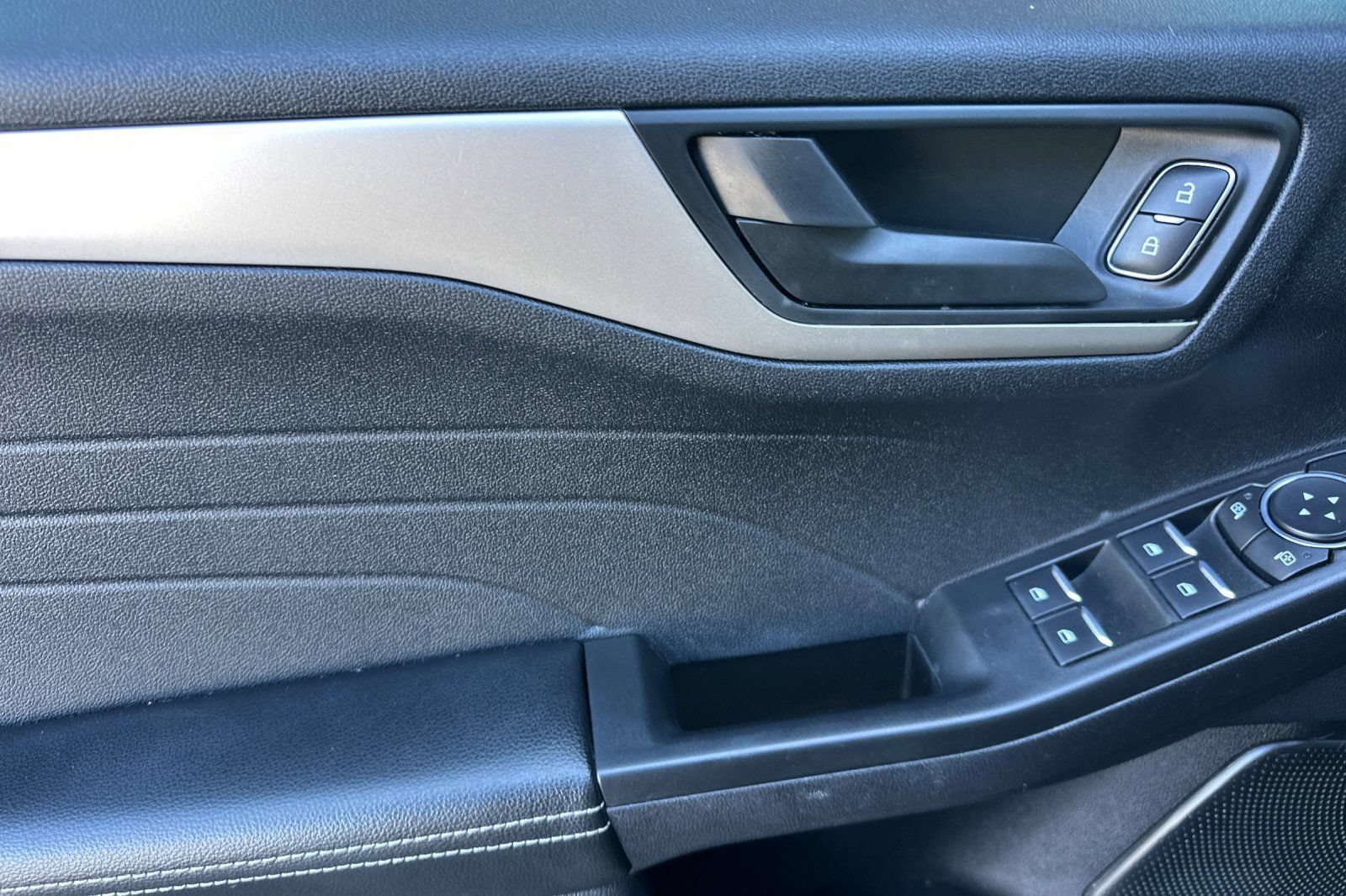 Certified 2022 Ford Escape SE FWD image 10